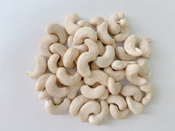 Hạt điều nhân trắng WW240 - Cashew Phước Bình - Công Ty Cổ Phần Xuất Nhập Khẩu Sản Xuất Và Chế Biến Hạt Điều TTH